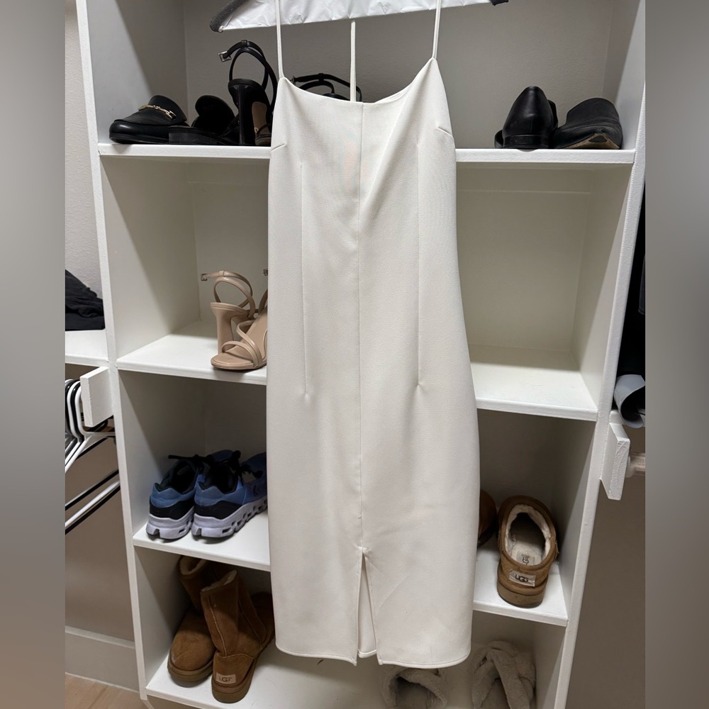 White cocktail/graduation dress
No stains 
Used twice
Express